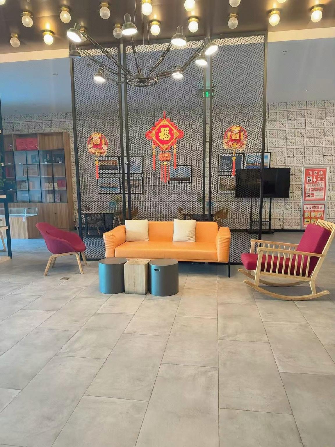 Campanile Hotel at Xining Railway Station 34/46
