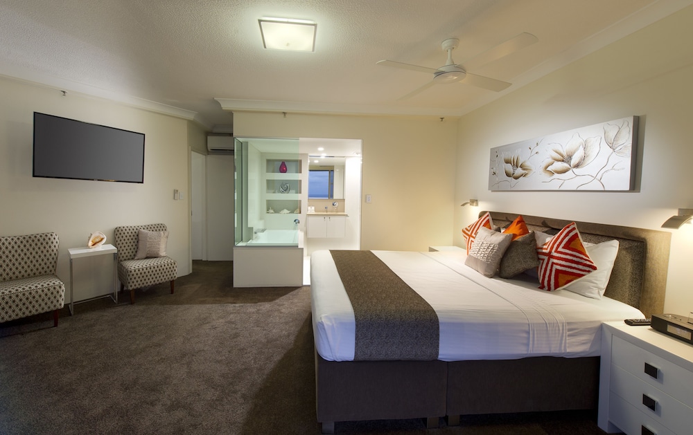 2ND AVENUE BEACHSIDE APARTMENTS 24/73