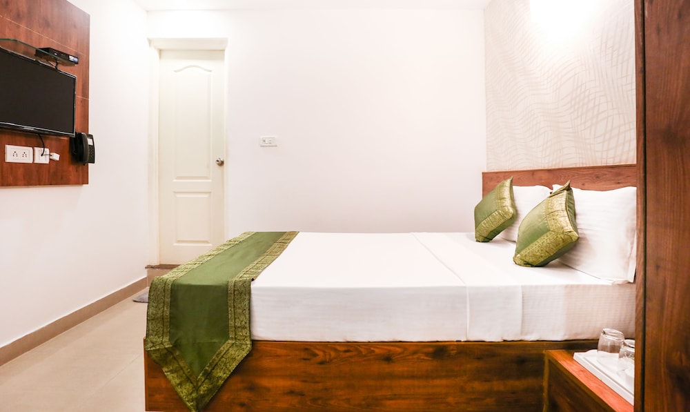 Itsy By Treebo - Comforts Inn, University Road Deralakatte 7/24