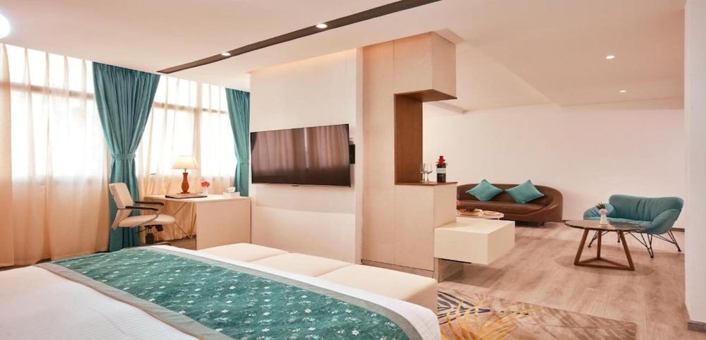 Indreni Suites Hotel 14/36