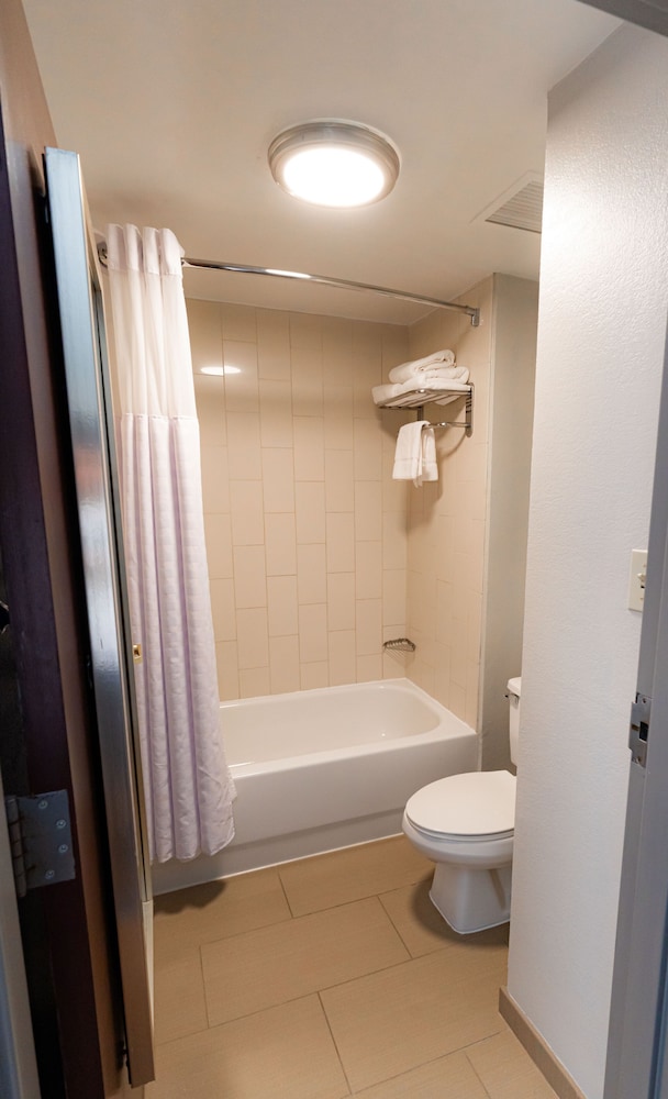 Hyatt Place Atlanta Arpt North 71/71