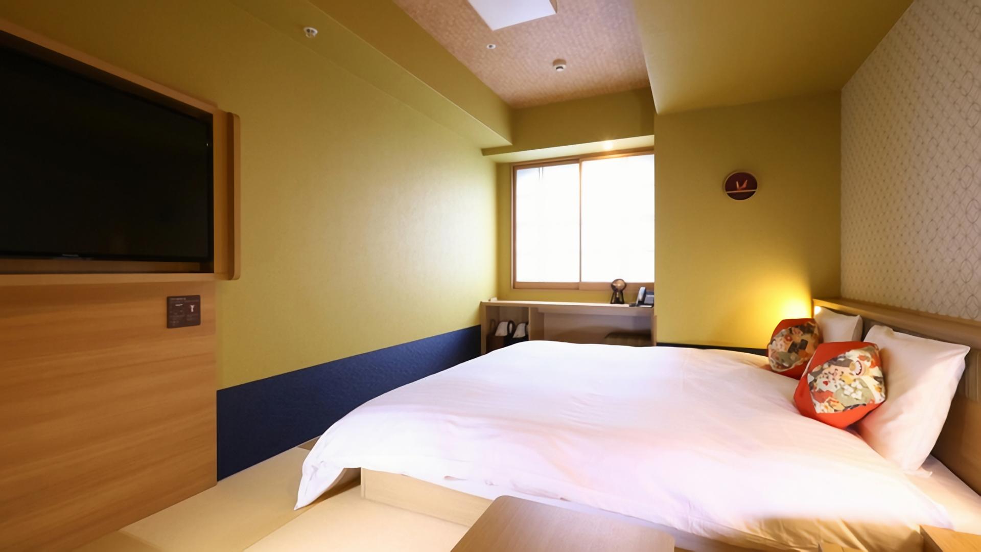 Moderate, King Bed