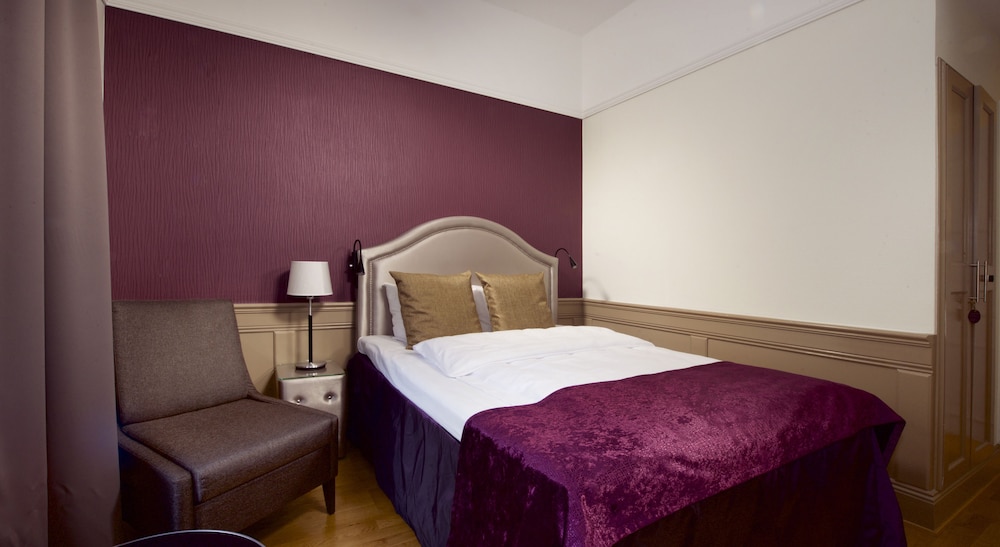 Home Hotel Amanda 9/50