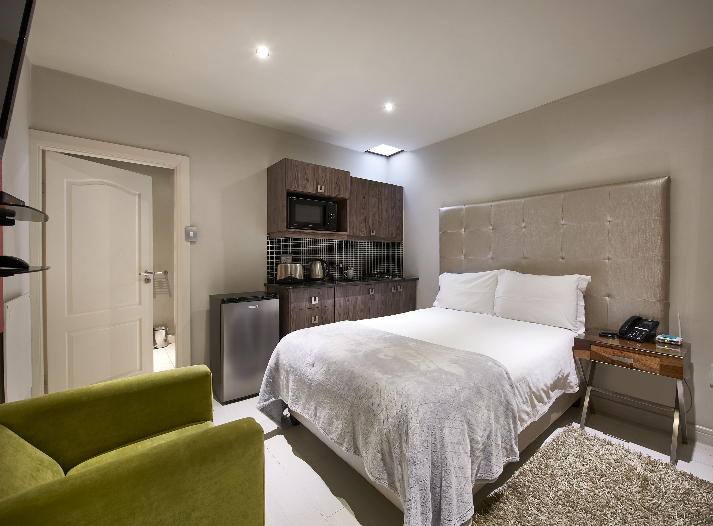 Double Bed, No Window