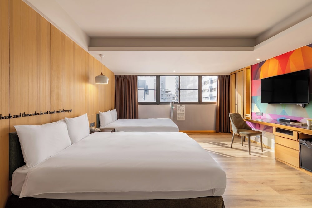 CHECK inn Taichung Wenxin Zhongqing 35/64