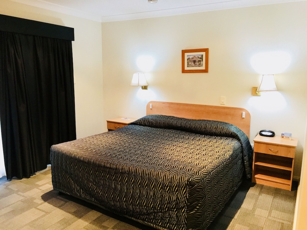 Bushmans Motor Inn 6/31