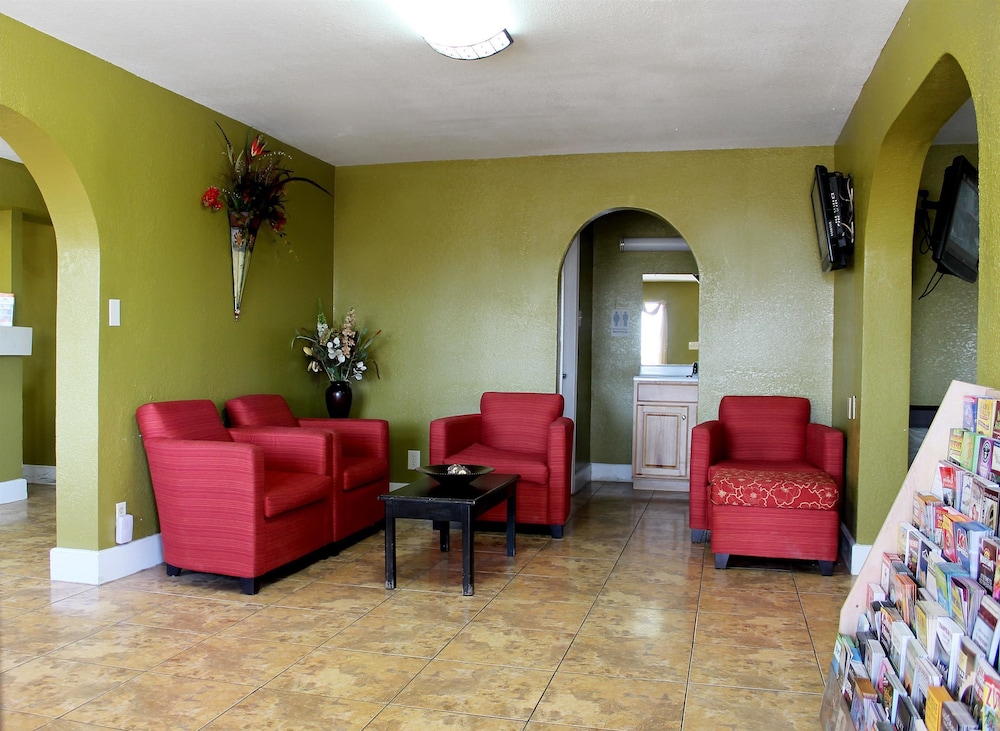 Americas Best Value Inn - Frost Bank Center 31/36