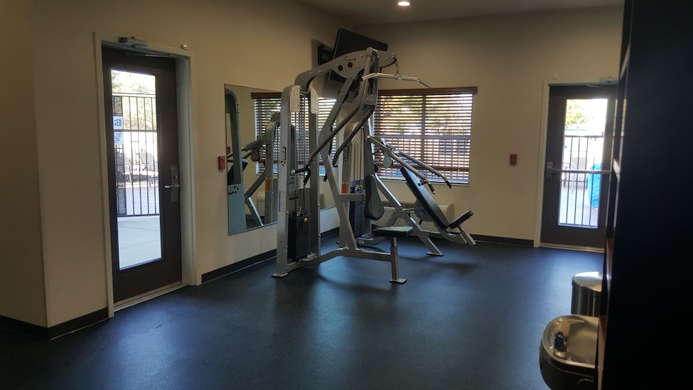 Best Western Plus Delta Inn & Suites 22/36