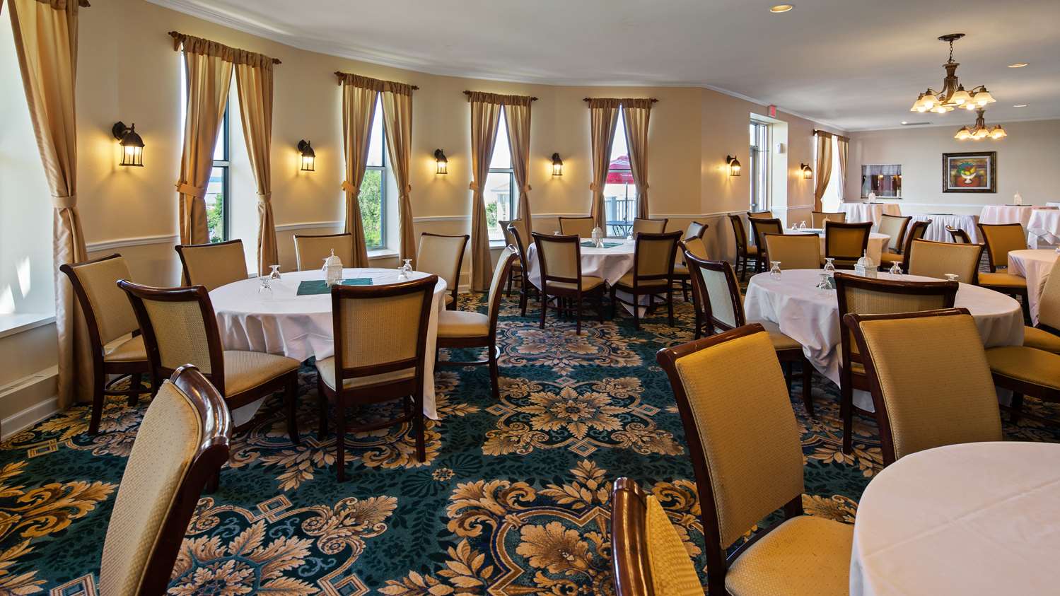Best Western The Hotel Chequamegon 21/22