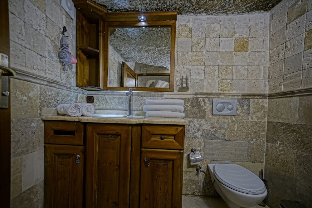Holiday Cave Hotel 81/81