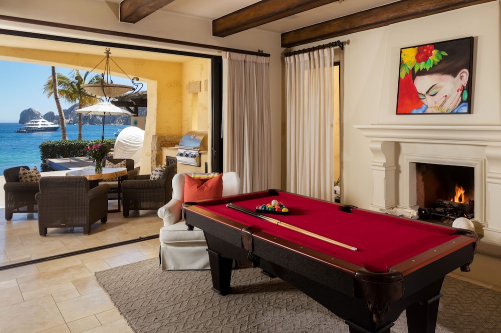 Hacienda Beach Club And Residences 14/50
