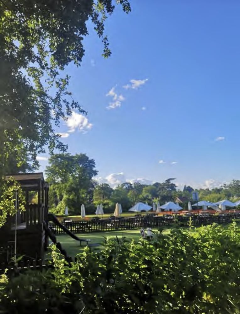 The Riverside Inn 42/49