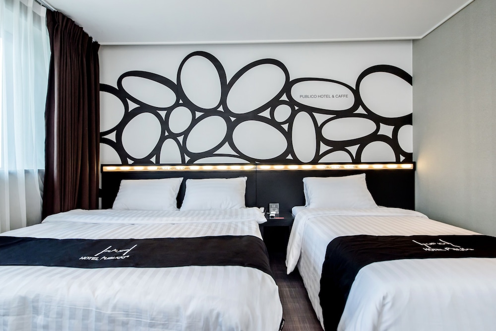 Publico Hotel 21/50