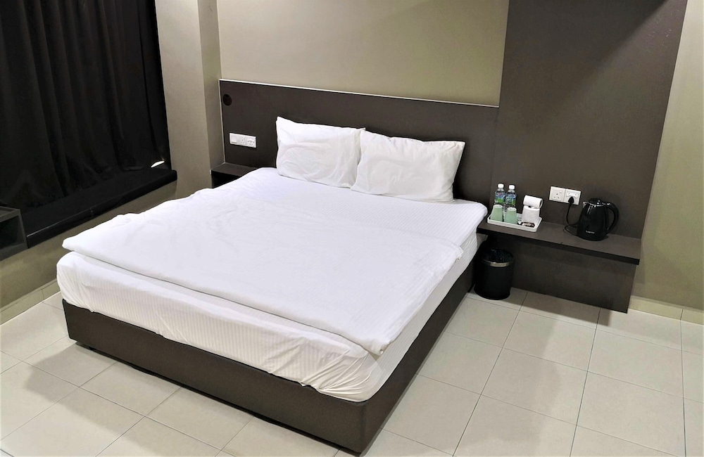 Tropika Garden Hotel 9/41