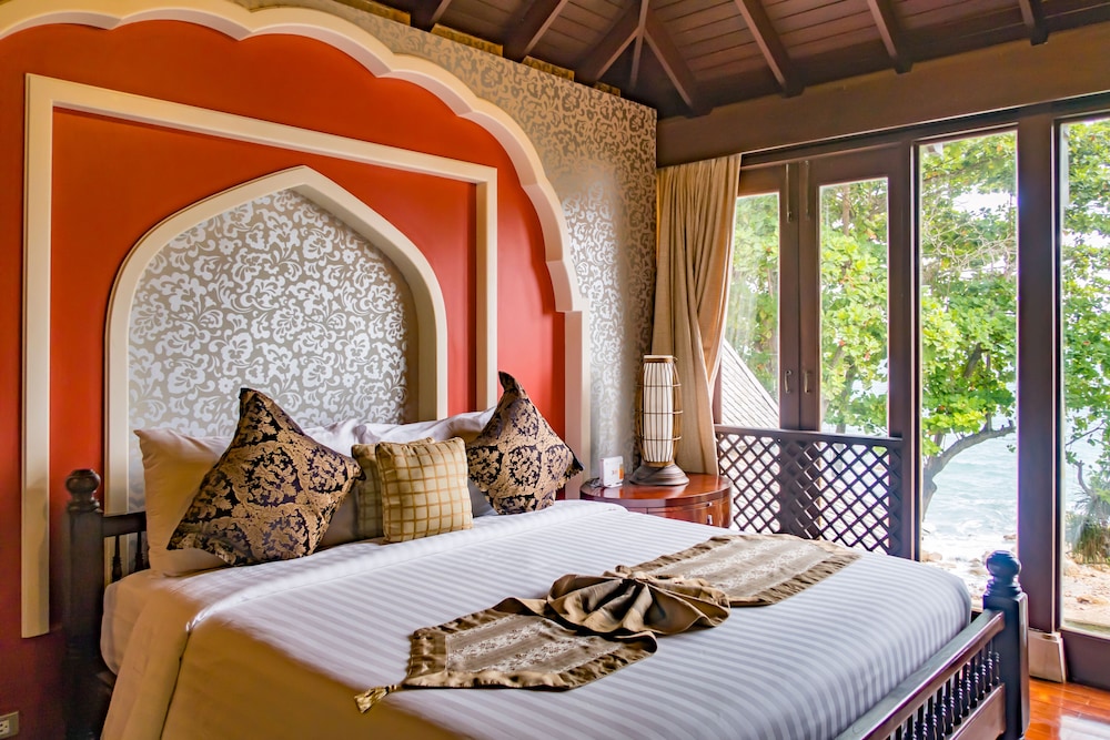 3 BEDROOMS, LOTUS, VILLA