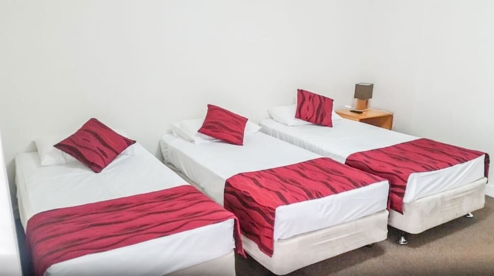 Acacia Ridge Hotel 12/24