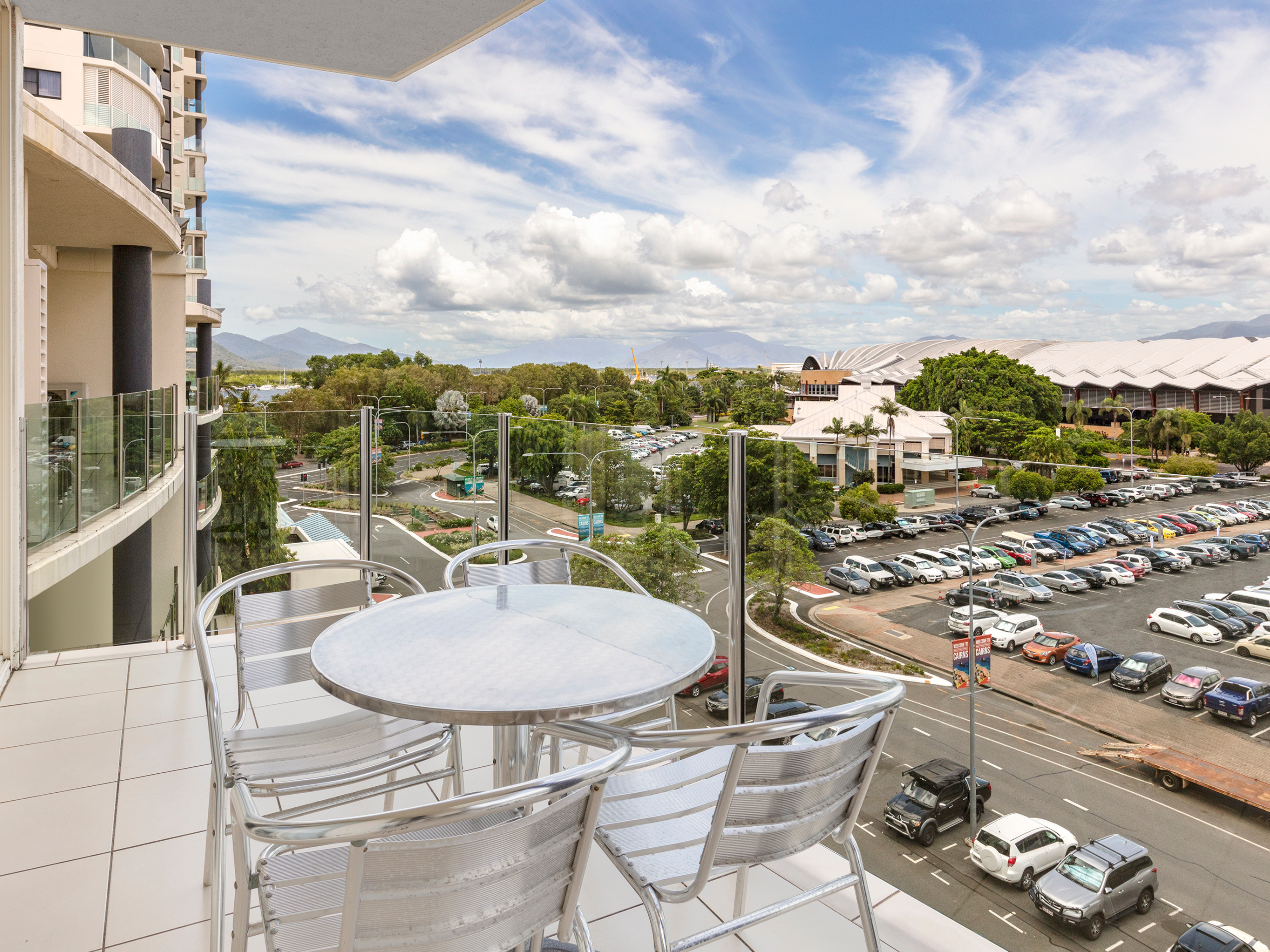 PARK REGIS CITY QUAYS 49/53