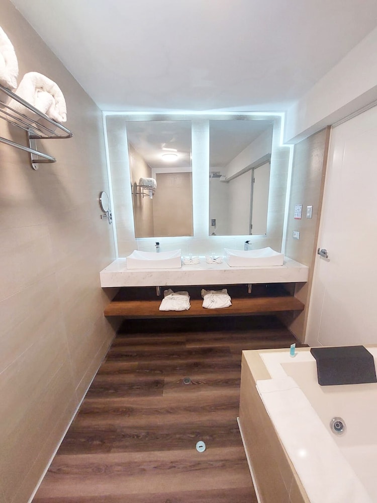 Equo Hotel Boutique 49/50