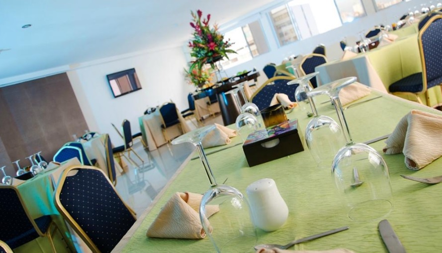 restaurant cafeteria