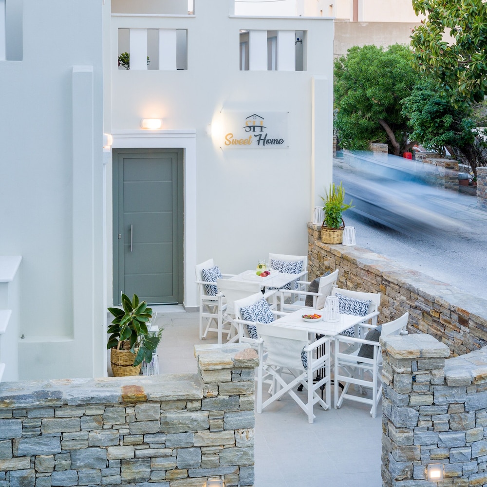Sweet Home Naxos 33/50