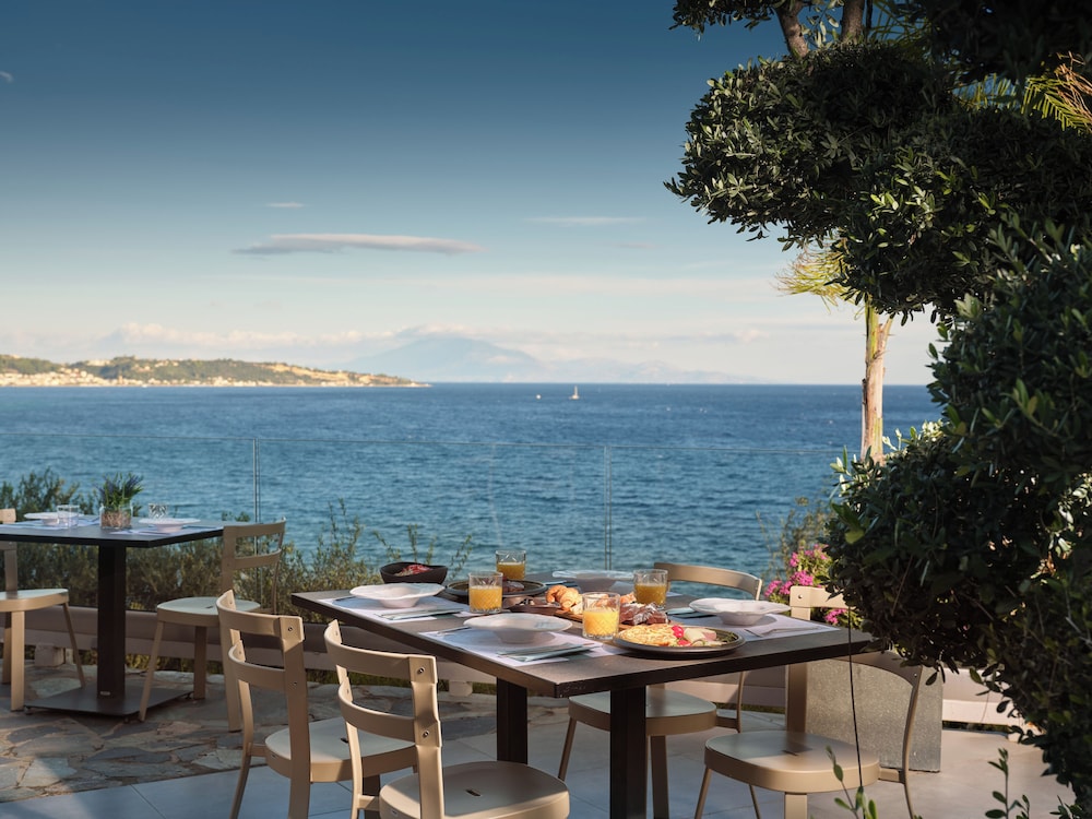 Ionian Hill Hotel 37/50