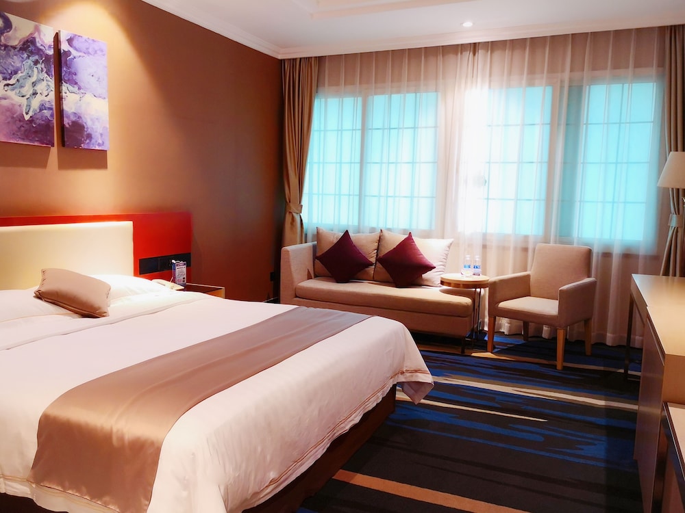 Kaili Hotel 33/68
