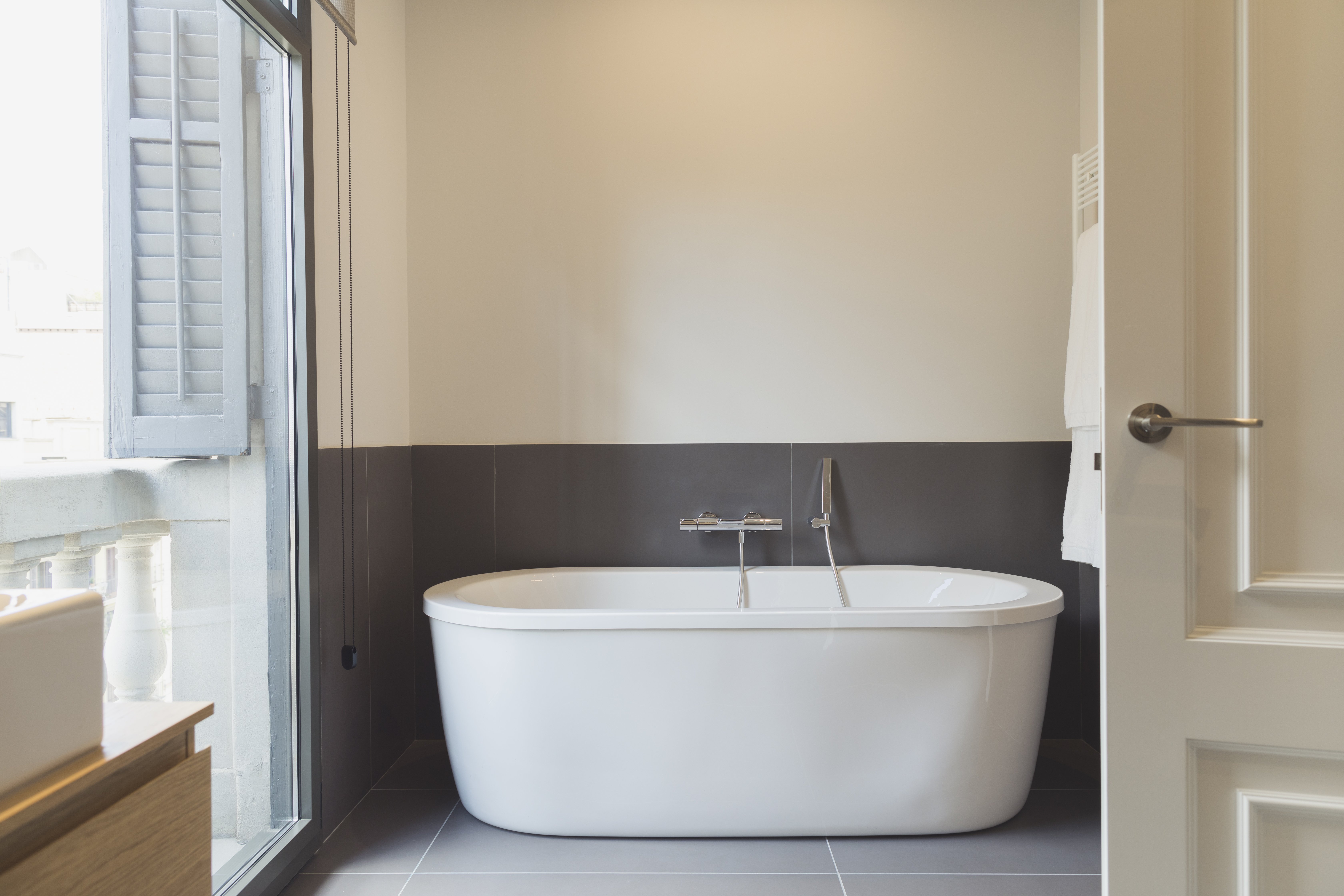 CASAGRAND LUXURY SUITES 73/76