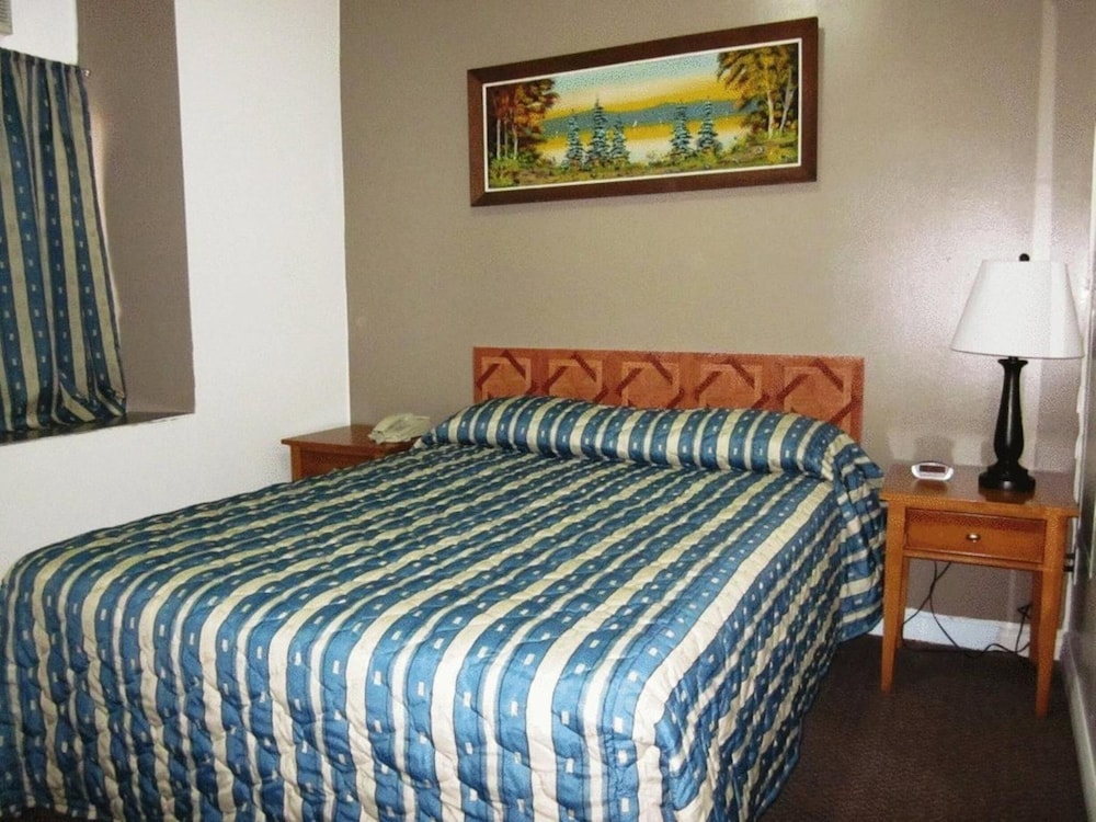 Hotel Ste-Catherine 7/30