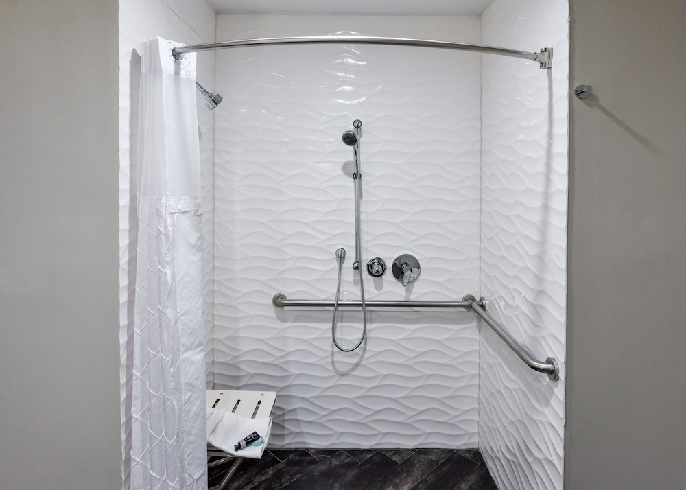 Hollywood Inn Suites Hotel 14/54