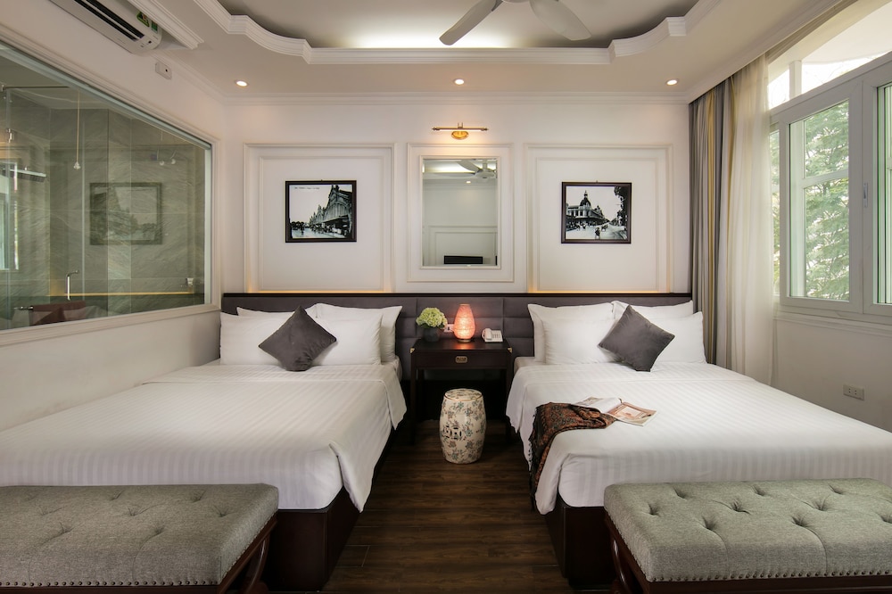 Golden Rooster Hotel 10/62