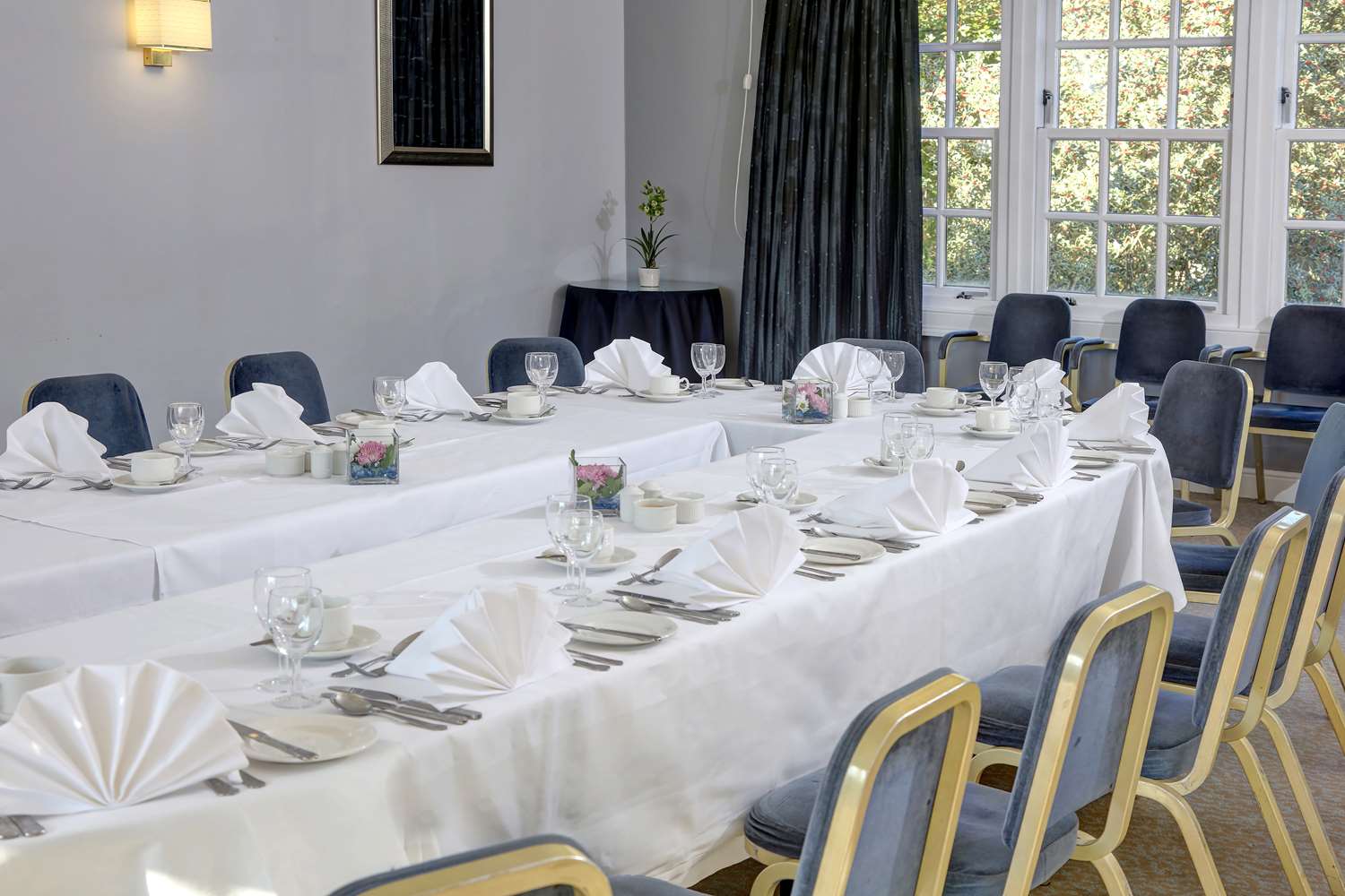 Best Western Kings Manor Hotel 48/56