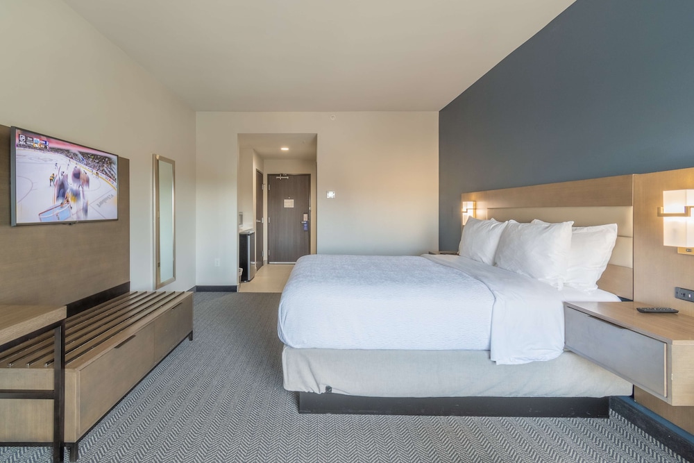 Standard, Queen Bed, Accessible
