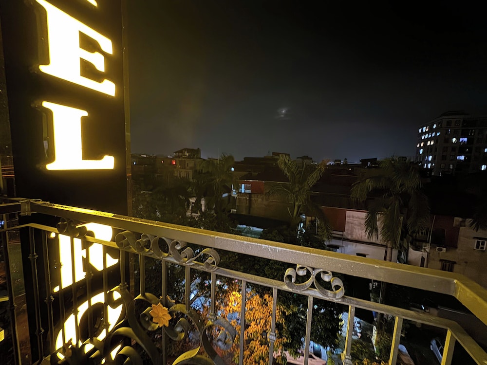 Royal Hanoi Hotel 7/50