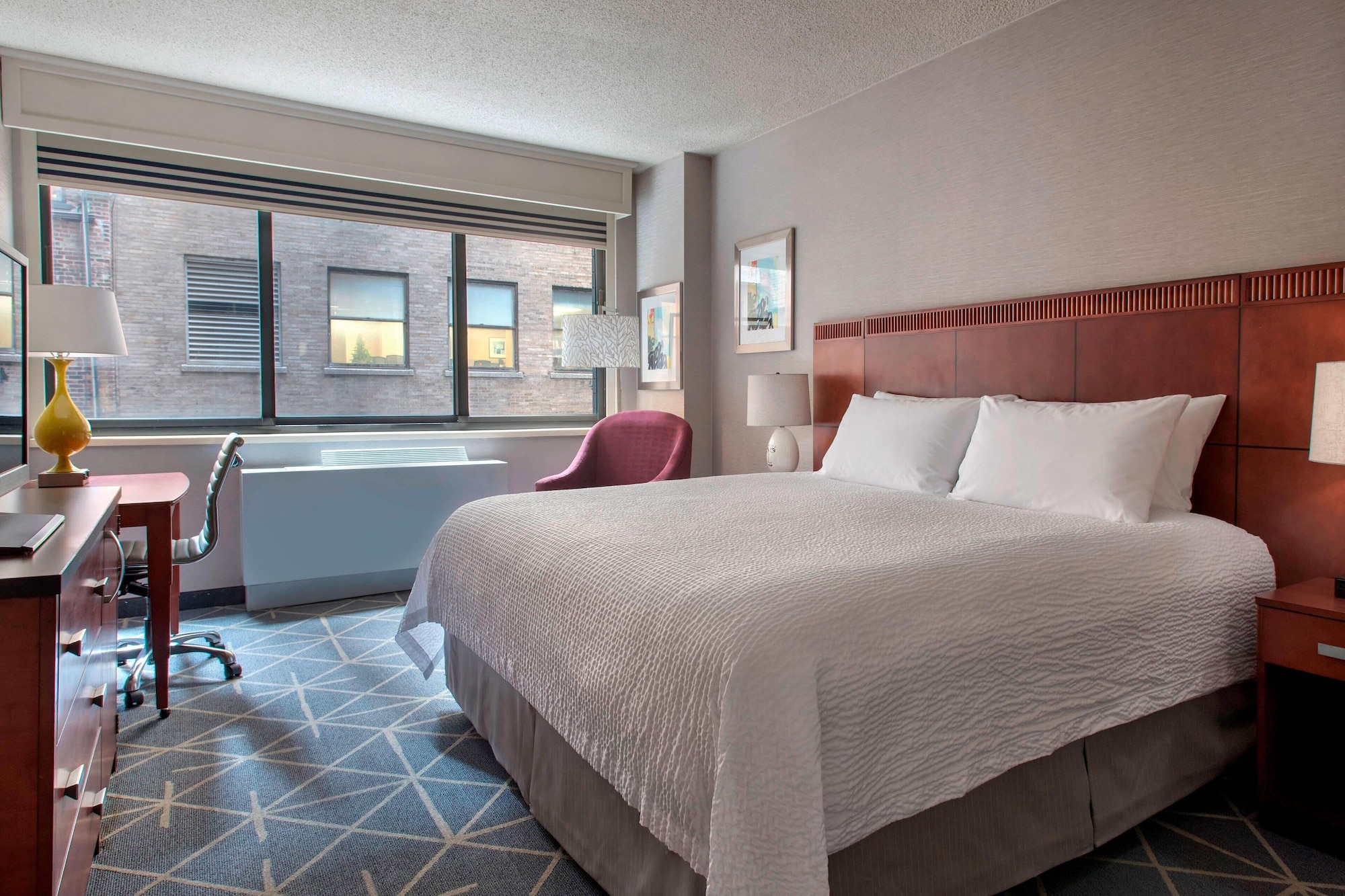 ROOM, KING BED, SOFA