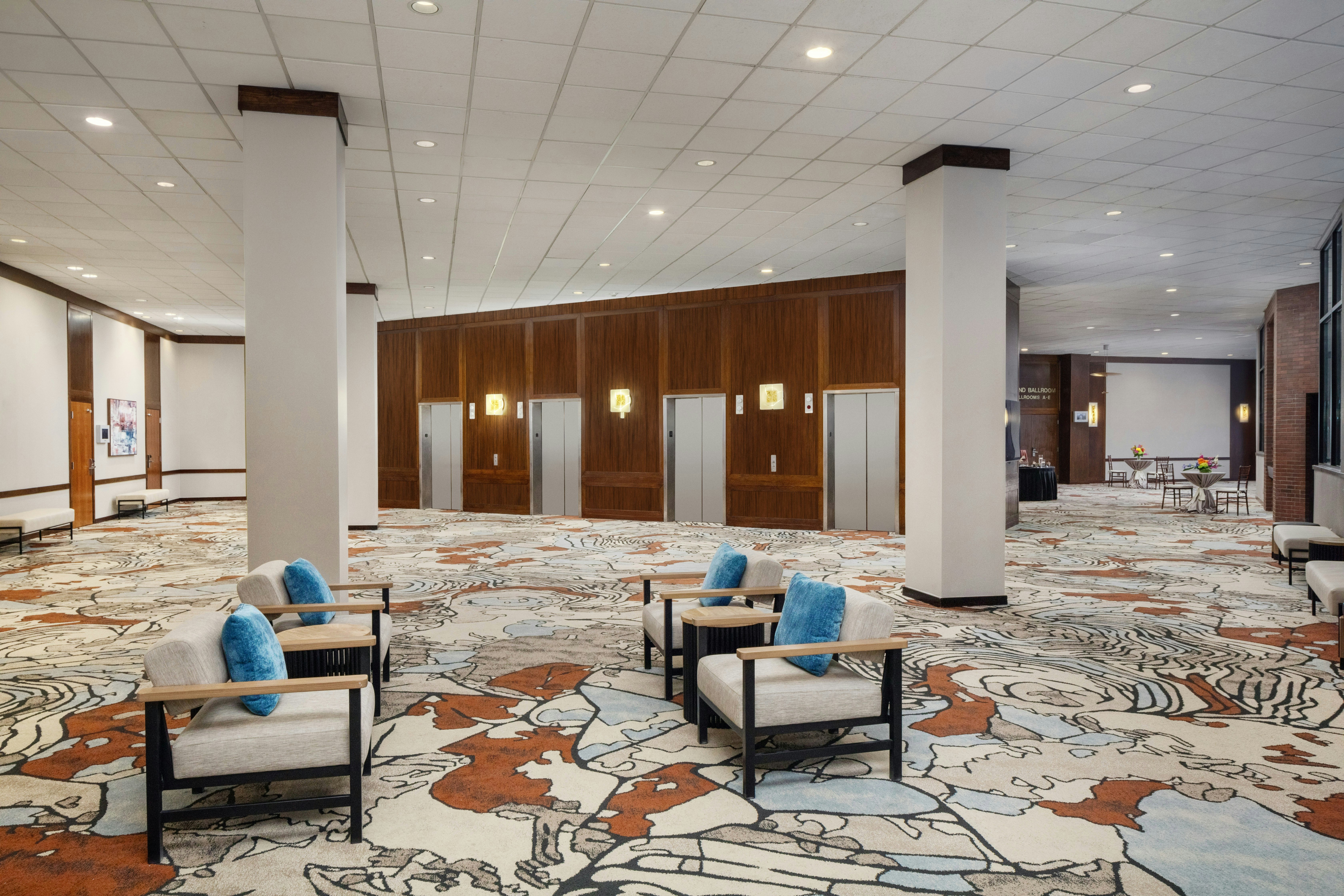 Hilton Albany 44/80