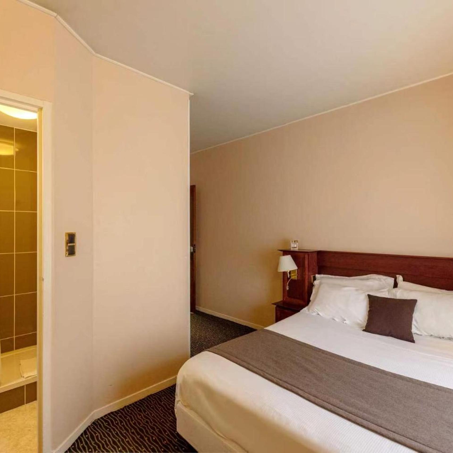 Room, Double Bed
