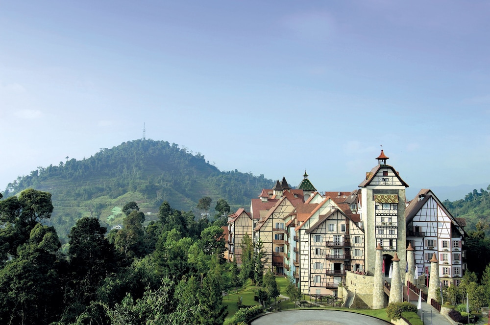 Colmar Tropicale, Berjaya Hills 37/76
