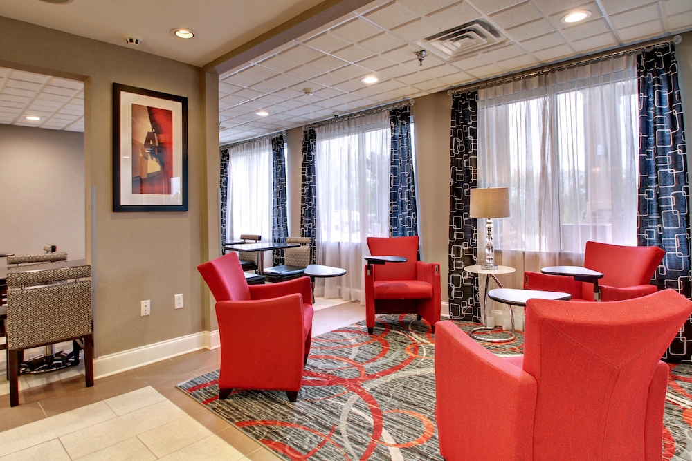 Holiday Inn Express Hurricane Mills Waverly 47/62