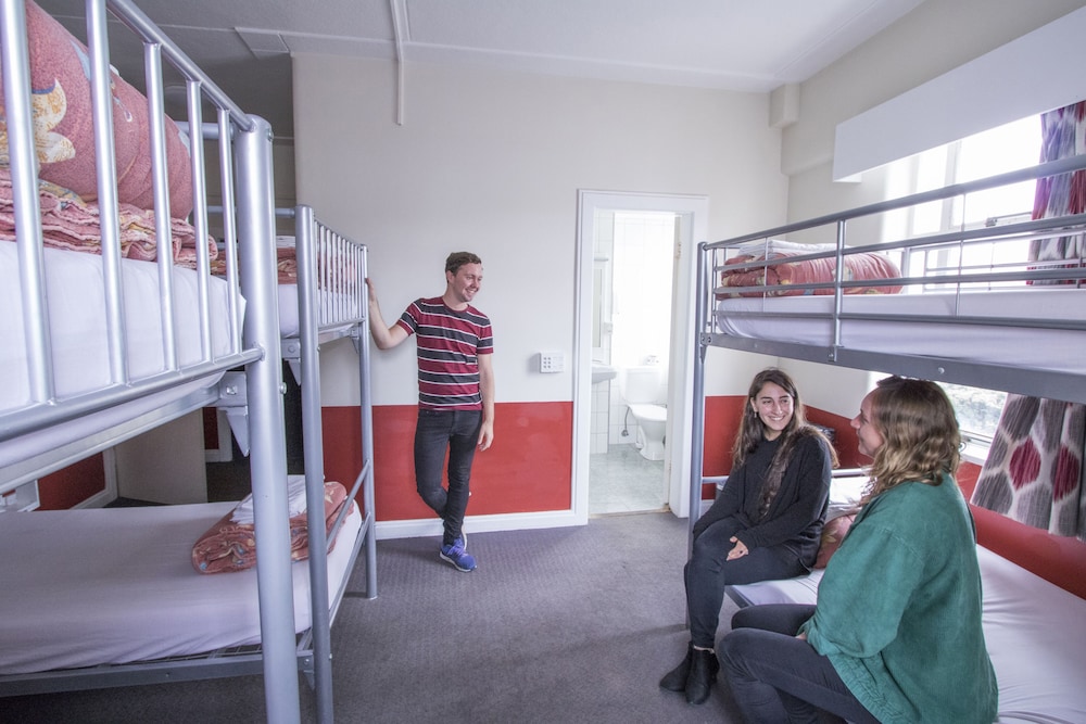 Hotel Waterloo Backpackers 30/34