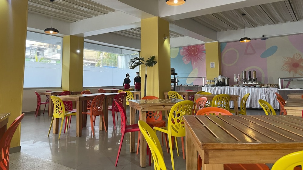 restaurant cafeteria
