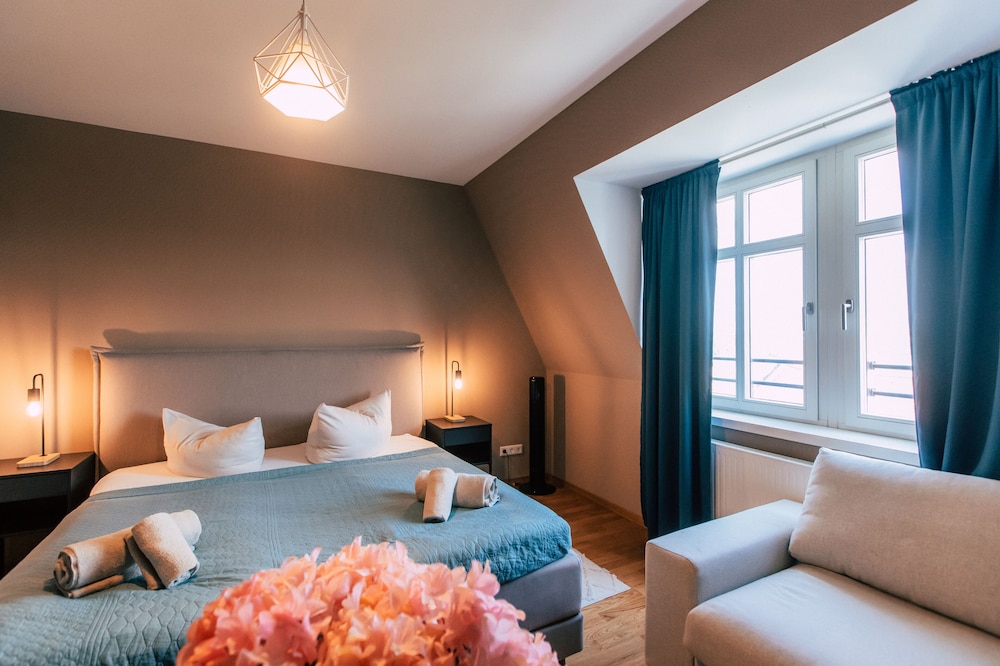3 Rooms, Roof Top, Apartment, 1 Double and 2 Queen Beds, Terrace, Kitchen