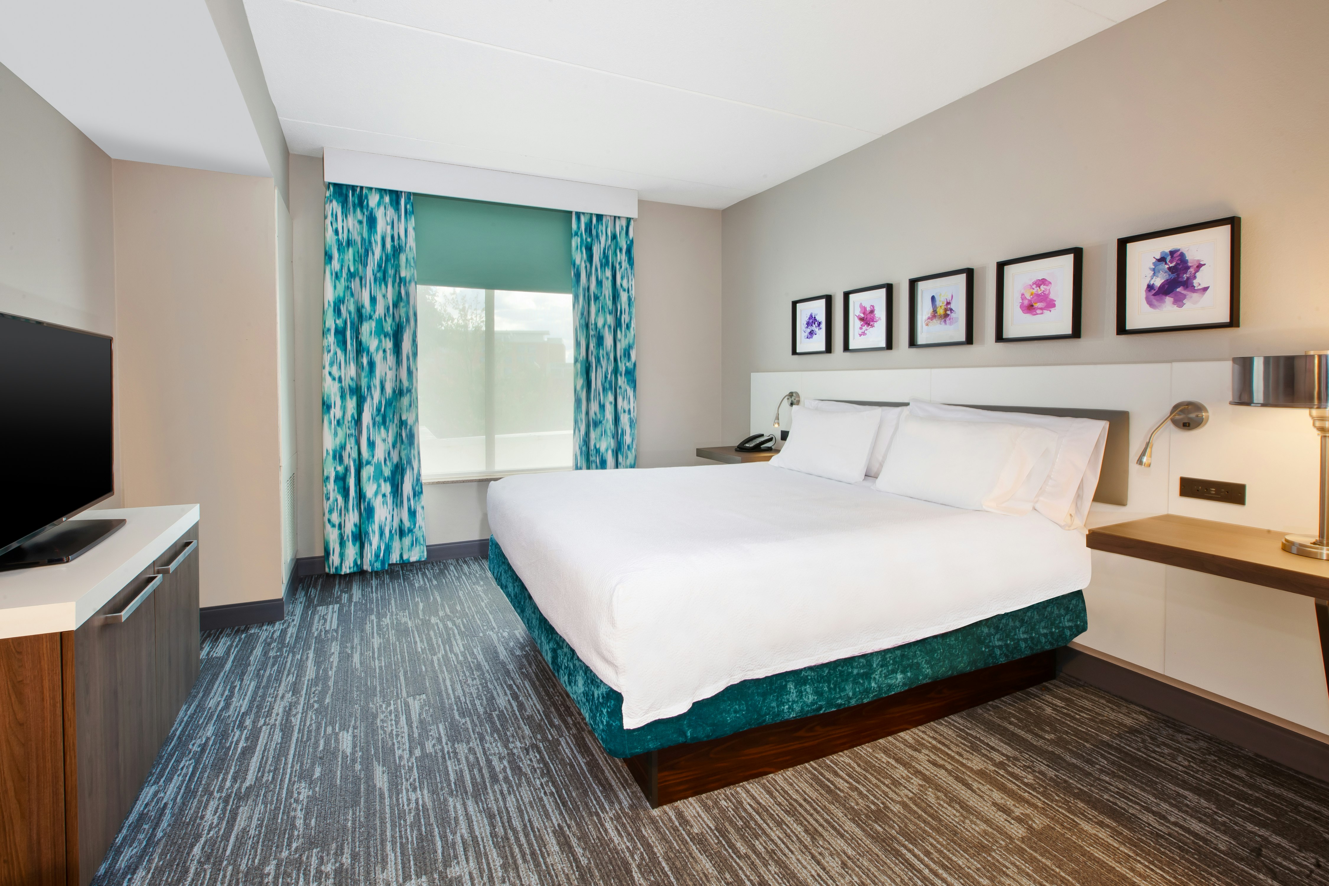 JUNIOR SUITE, KING BED