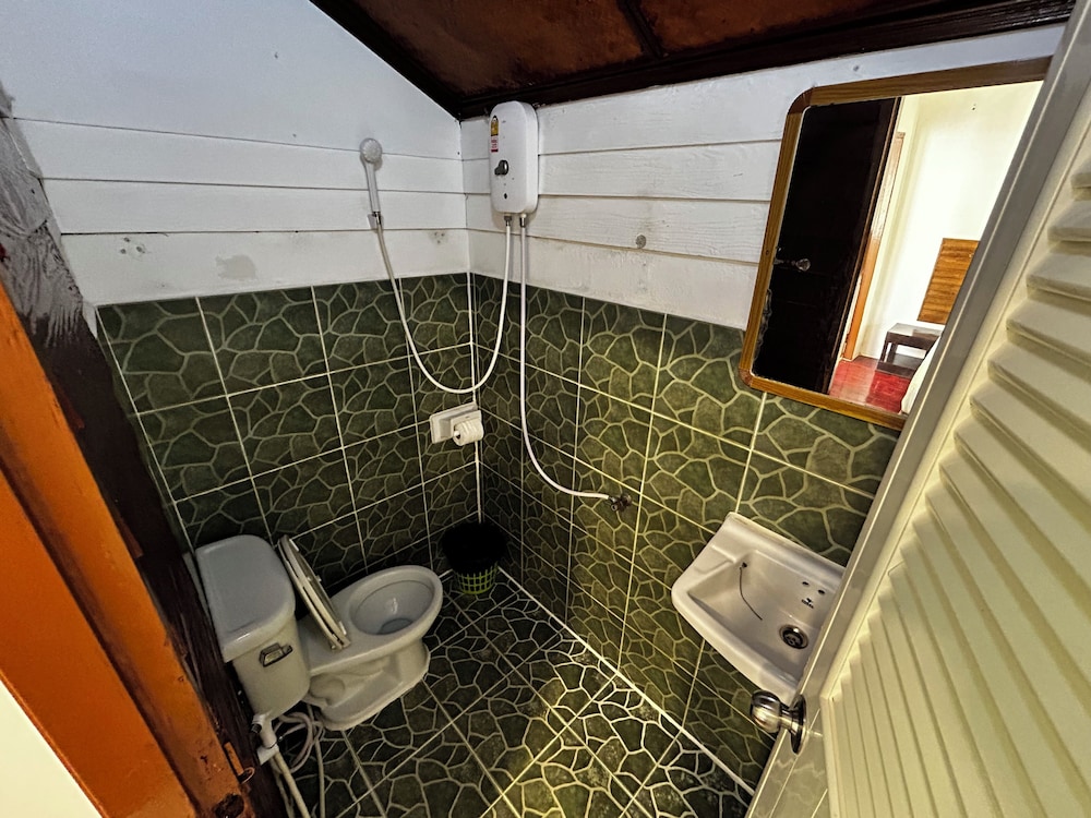 Coco's Guesthouse 65/66