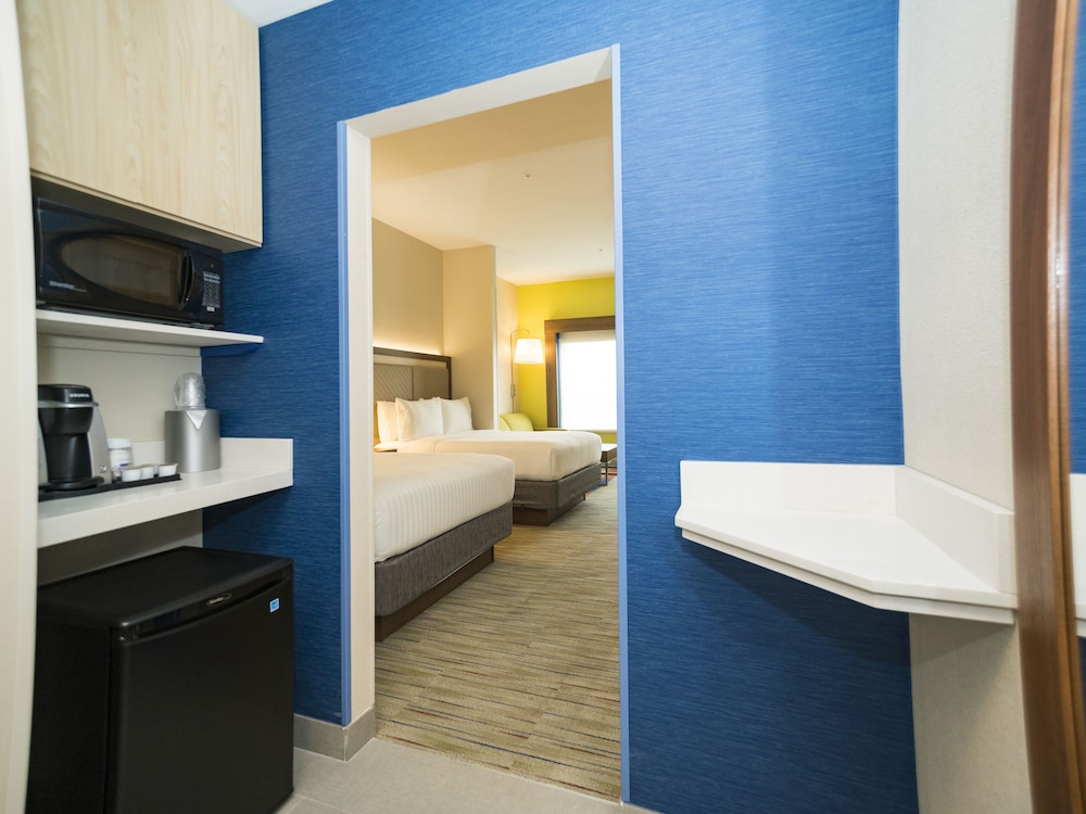 Holiday Inn Express & Suites Southaven Central - Memphis 16/53