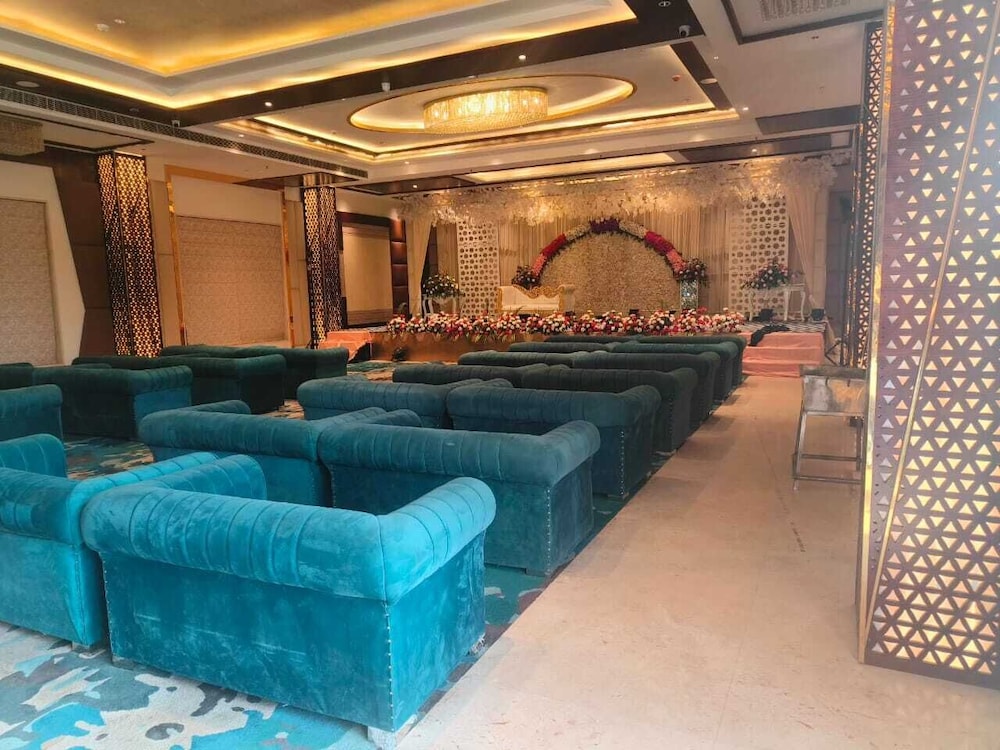 Four Leaf Hotel Akosha 29/47