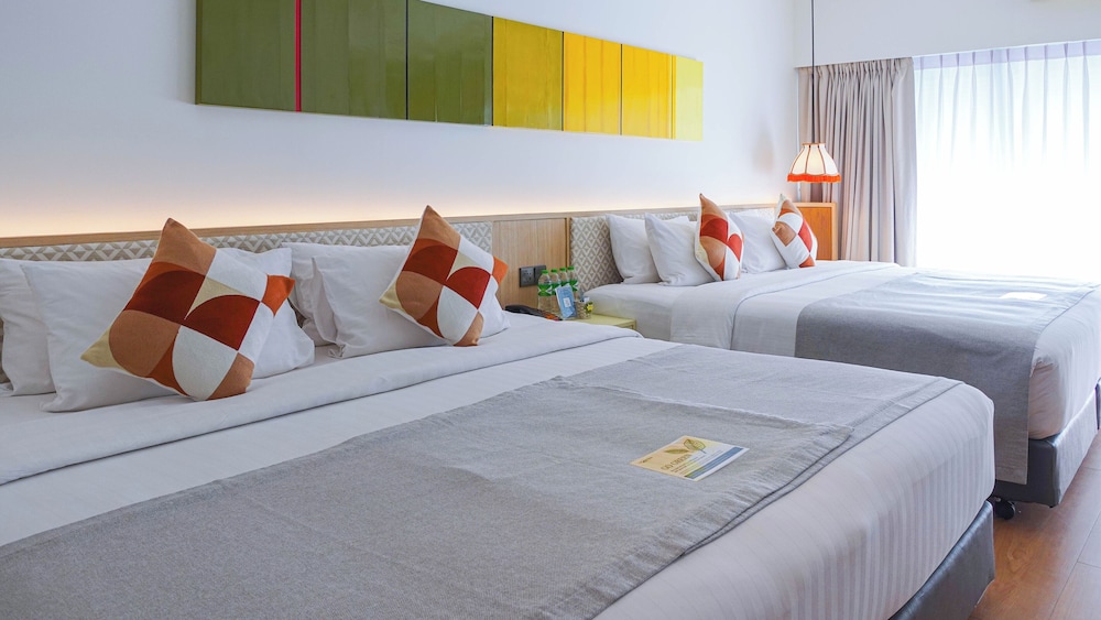 Glow, Suite, Quadruple, 4 Beds, 2 Double Beds, Balcony