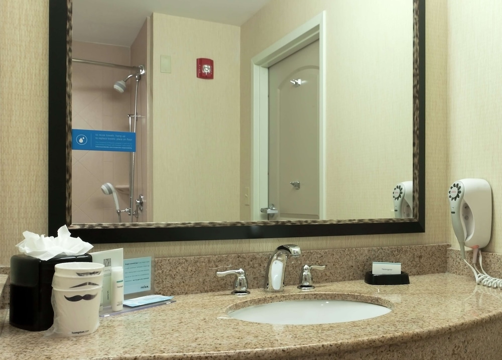Hampton Inn North Brunswick / New Brunswick 16/41