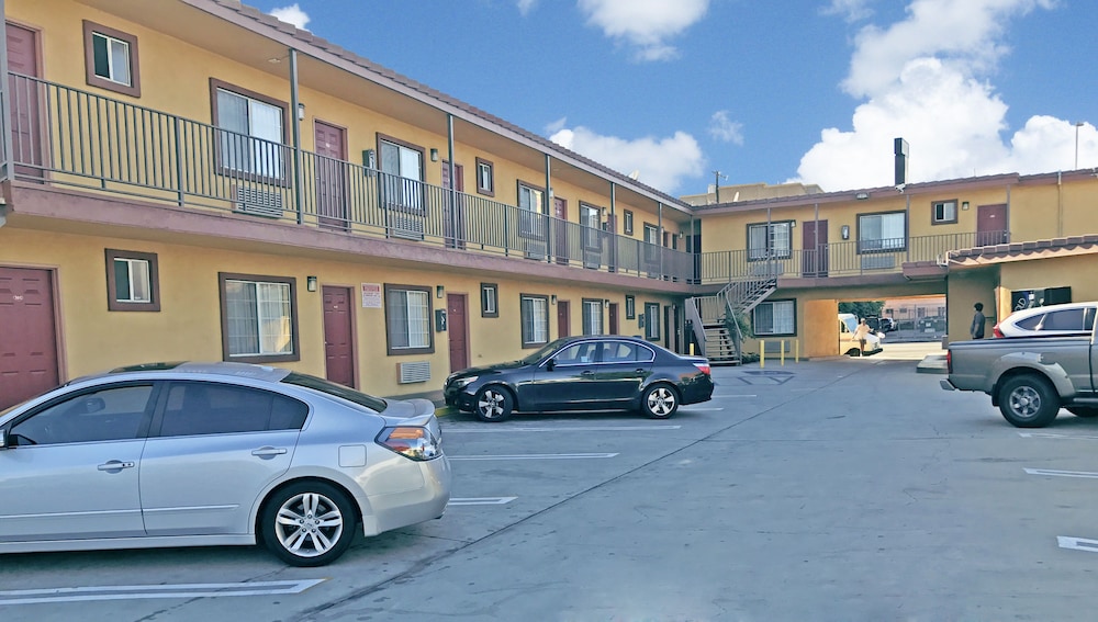 Satellite Motel 5/49