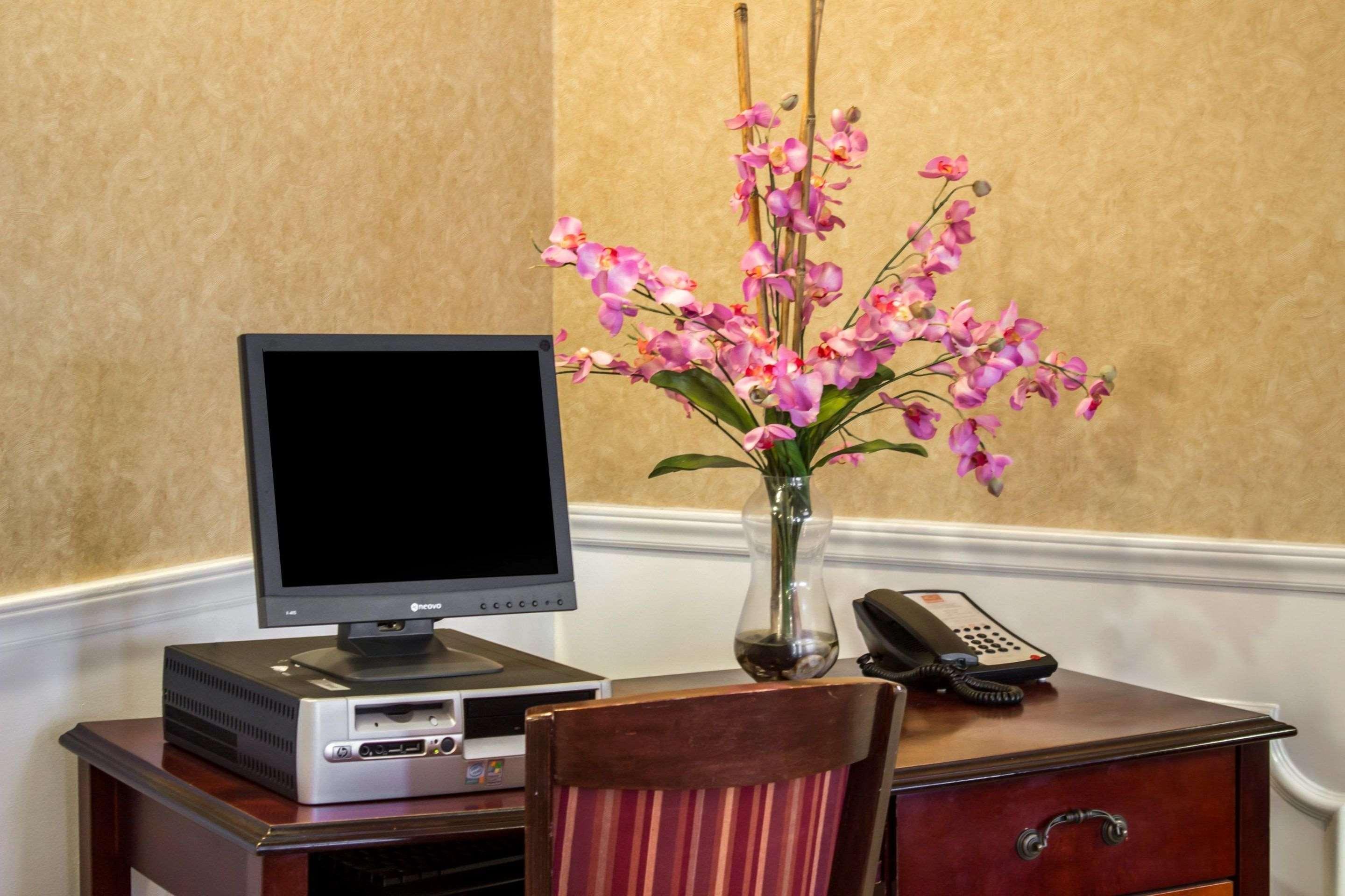 Econo Lodge Greenville near University 54/64