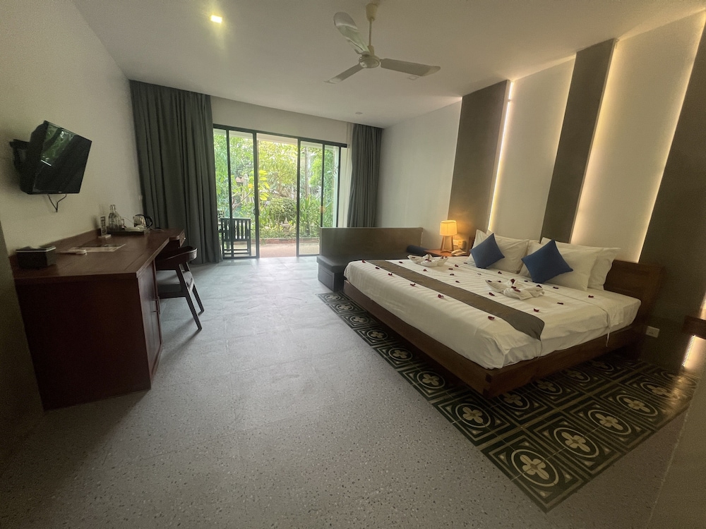 Signature, Garden, Residence, Studio, Pool Side